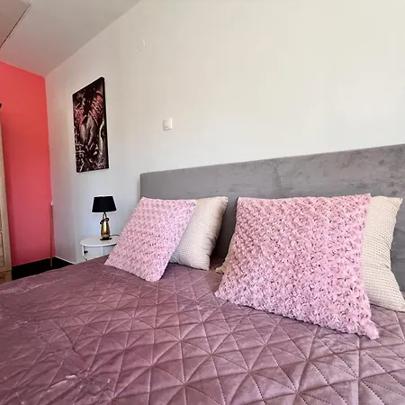 Nikolina Apartman Póla