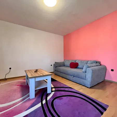 Nikolina Apartment *
