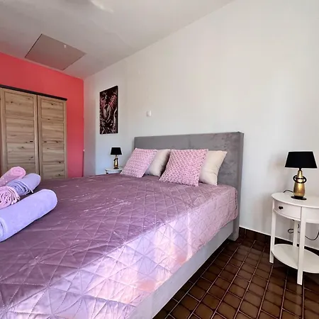 Nikolina Apartment