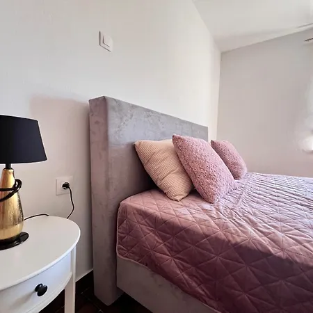 Nikolina Apartment