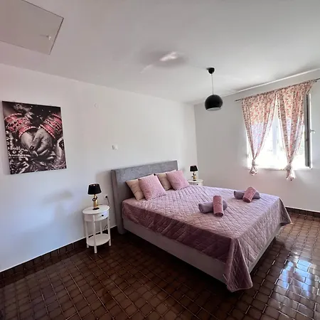 Nikolina Apartment Pula