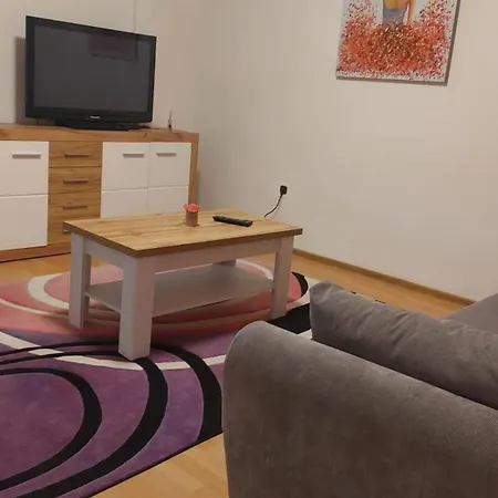 Nikolina Apartment *